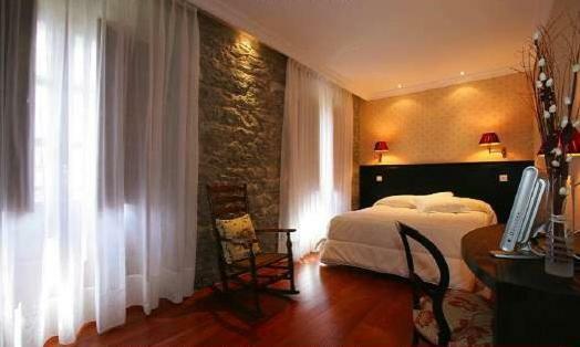 Hotel La Casona De Don Santos Proaza Zewnętrze zdjęcie