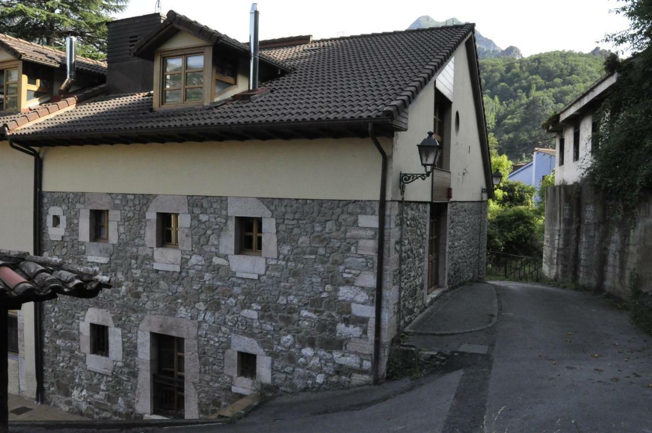 Hotel La Casona De Don Santos Proaza Zewnętrze zdjęcie